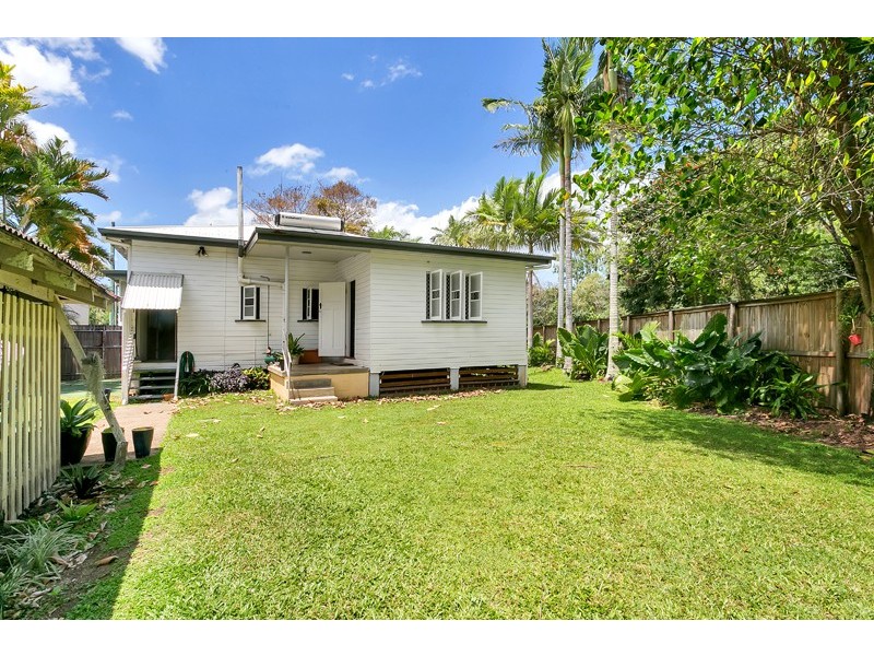 42 Lily Street, Cairns North QLD 4870