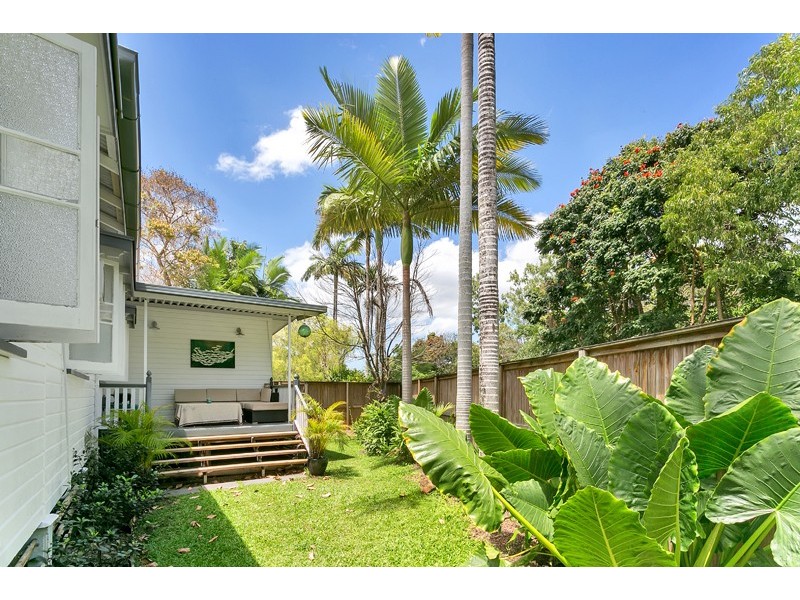 42 Lily Street, Cairns North QLD 4870