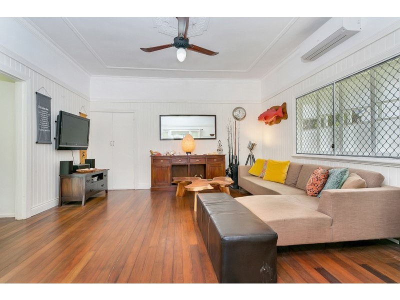 42 Lily Street, Cairns North QLD 4870