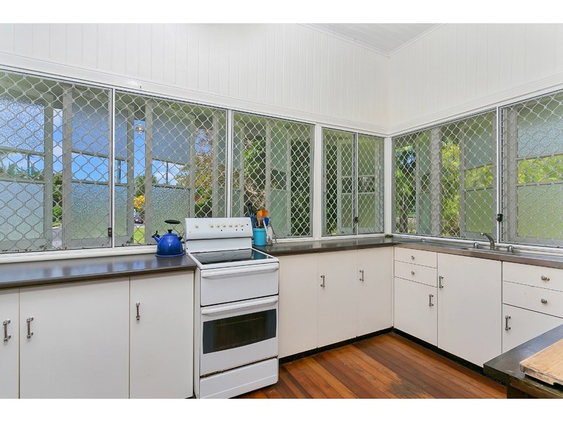 42 Lily Street, Cairns North QLD 4870