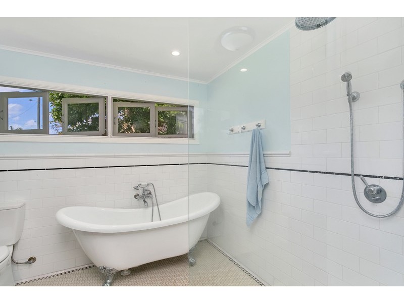 42 Lily Street, Cairns North QLD 4870