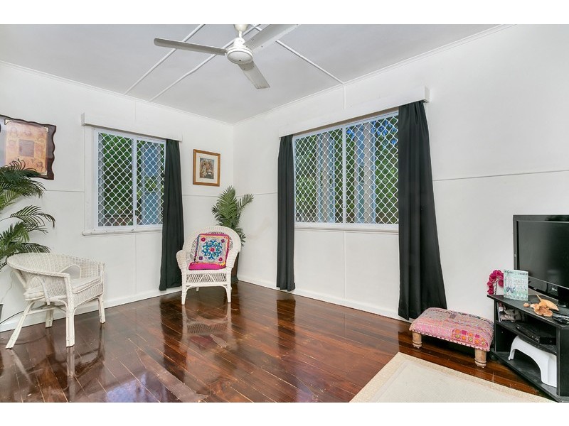 42 Lily Street, Cairns North QLD 4870