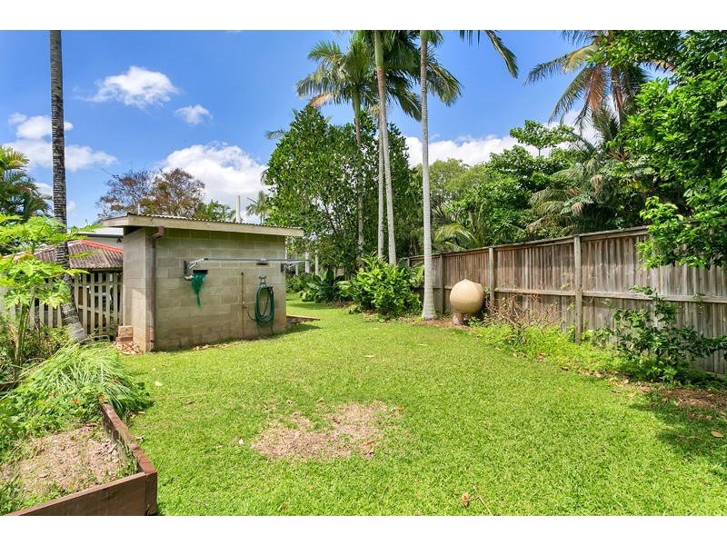 42 Lily Street, Cairns North QLD 4870
