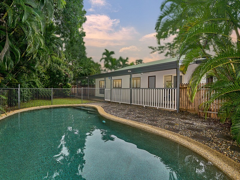 23 Callum Street, Mooroobool QLD 4870