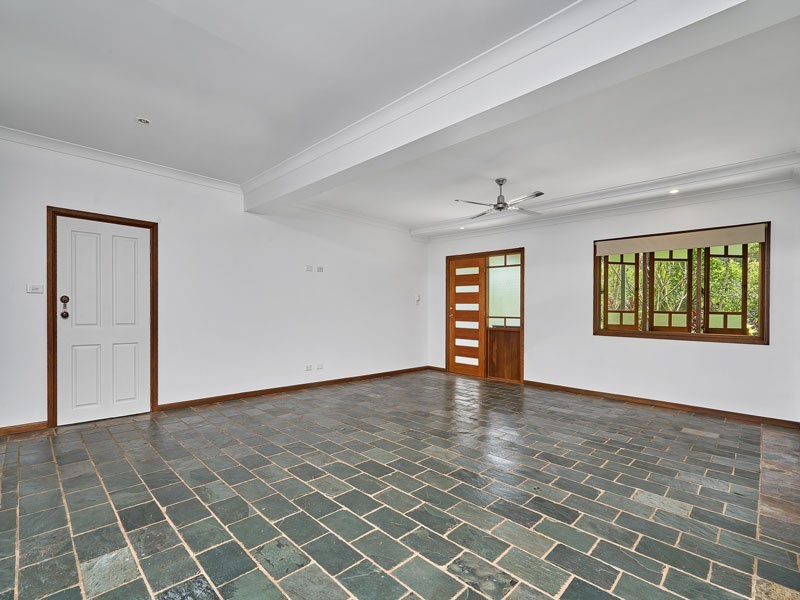 23 Callum Street, Mooroobool QLD 4870
