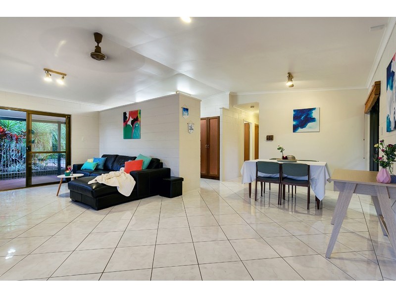 4 Briggs Close, Whitfield QLD 4870