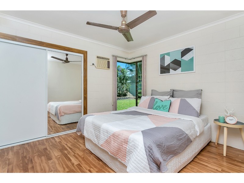 4 Briggs Close, Whitfield QLD 4870