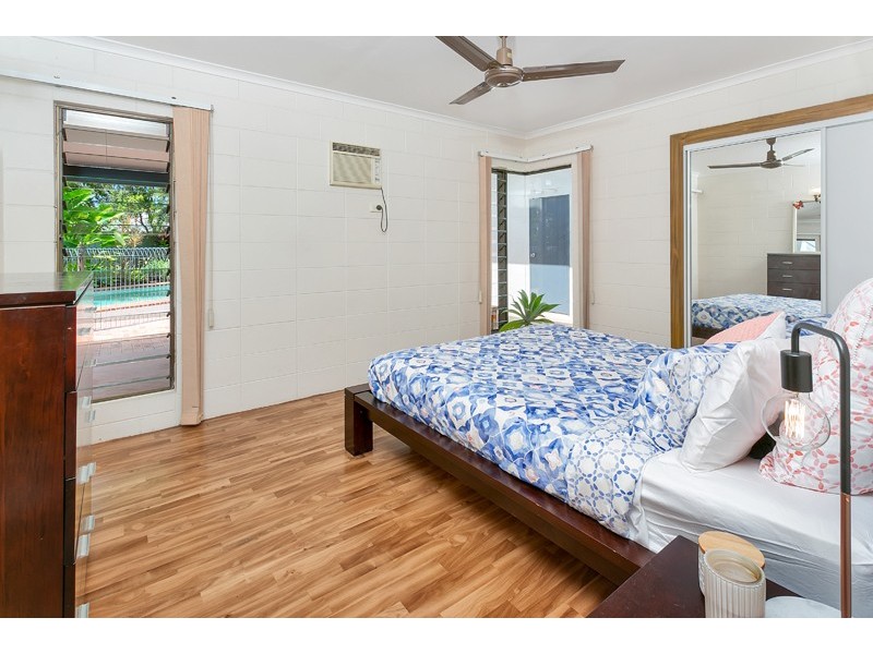 4 Briggs Close, Whitfield QLD 4870