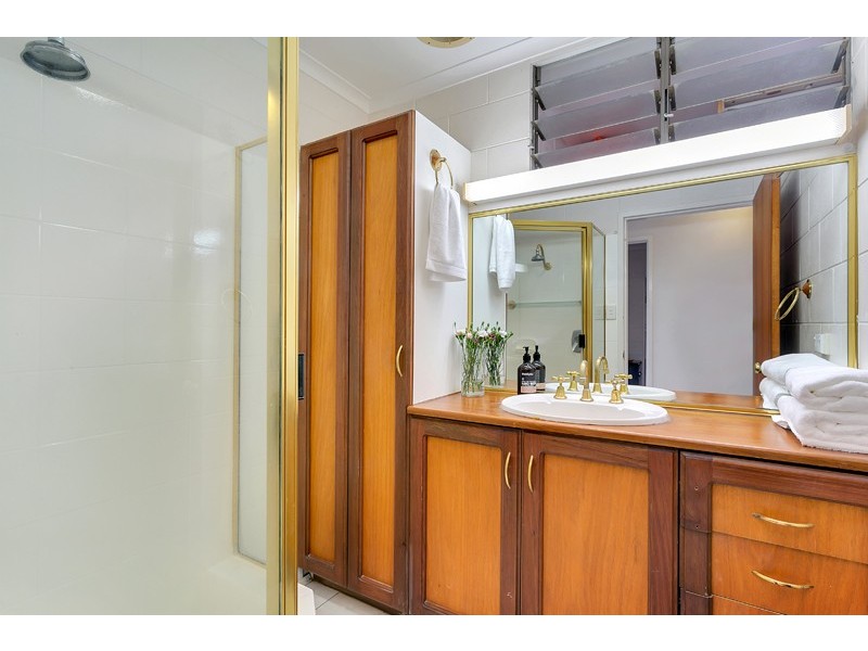 4 Briggs Close, Whitfield QLD 4870