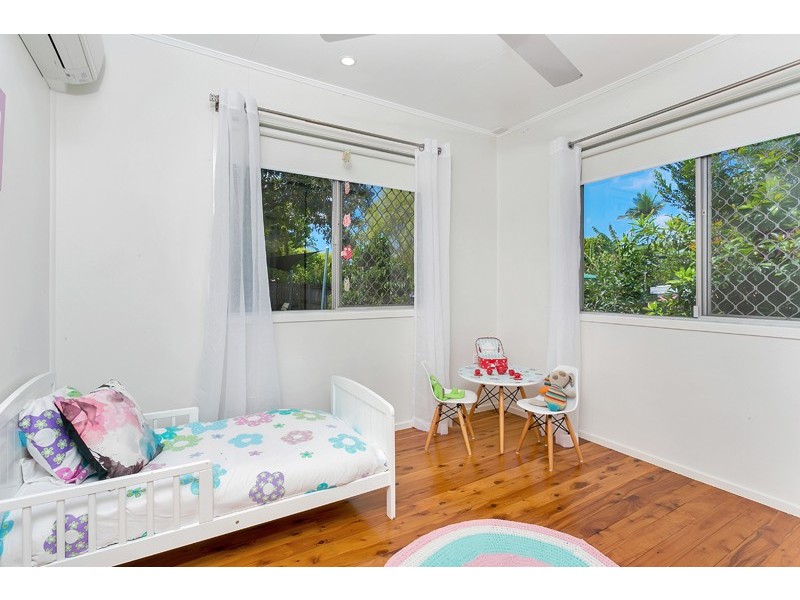 18 McGregor Street, Manoora QLD 4870