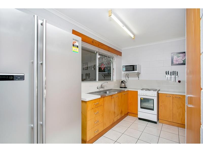 5 Frances Street, Mooroobool QLD 4870