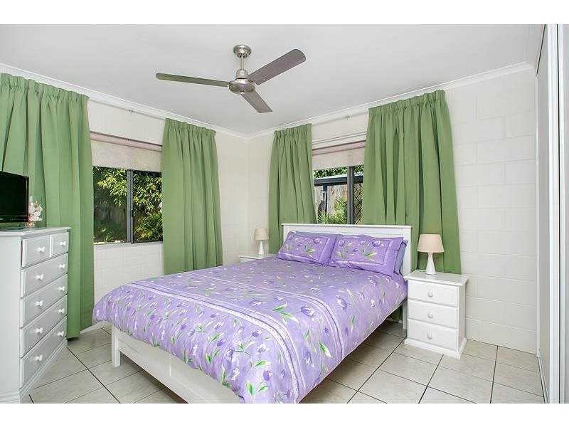5 Frances Street, Mooroobool QLD 4870