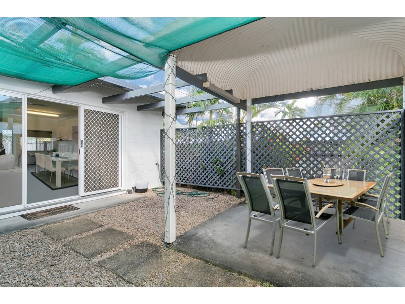 8/389-397 McCoombe Street, Mooroobool QLD 4870