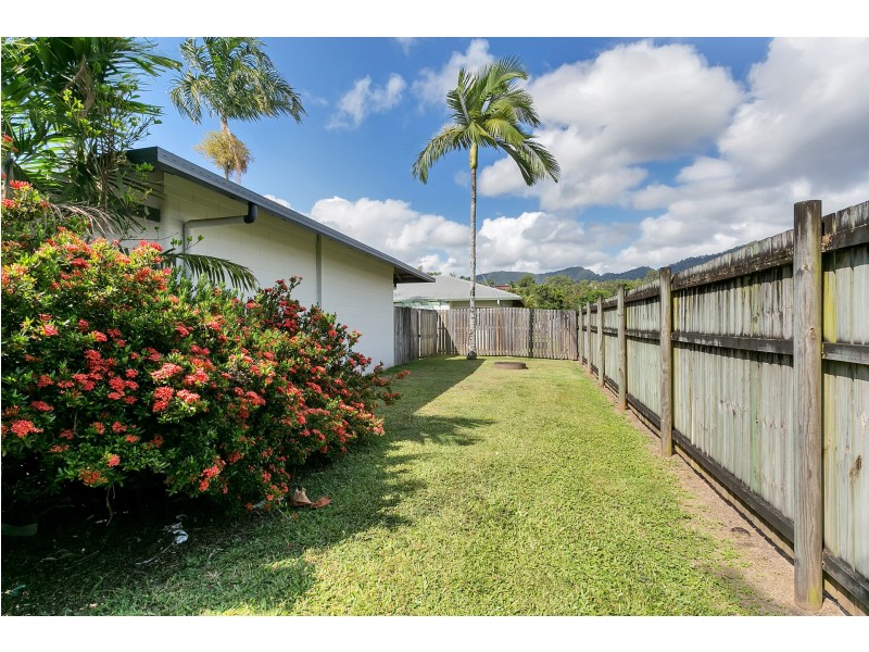 8/389-397 McCoombe Street, Mooroobool QLD 4870