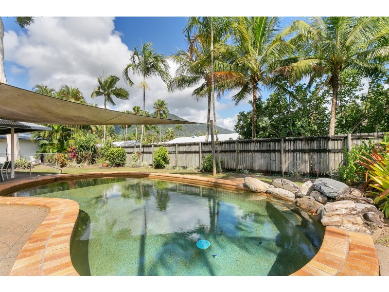 8/389-397 McCoombe Street, Mooroobool QLD 4870