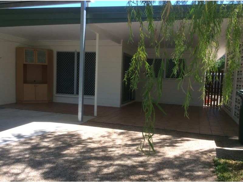 2/123 Greenslopes Street, Edge Hill QLD 4870