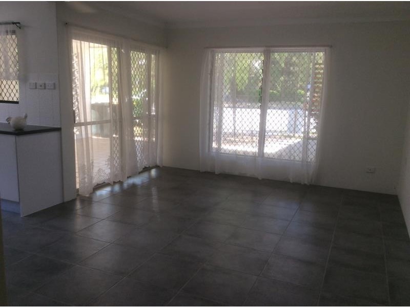 2/123 Greenslopes Street, Edge Hill QLD 4870