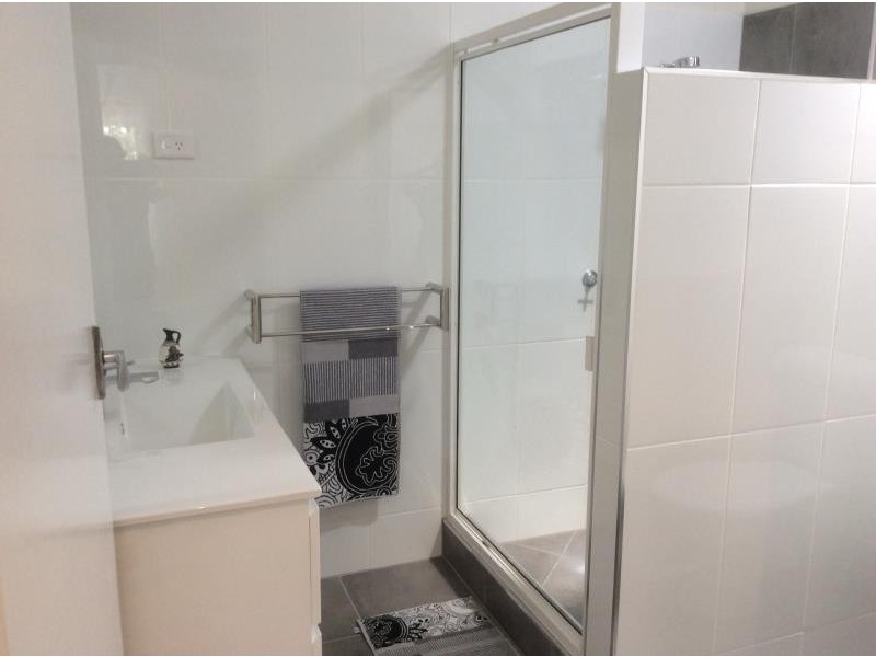 2/123 Greenslopes Street, Edge Hill QLD 4870