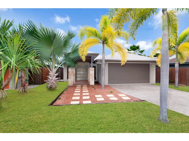 6 Savaii Close, Palm Cove QLD 4879