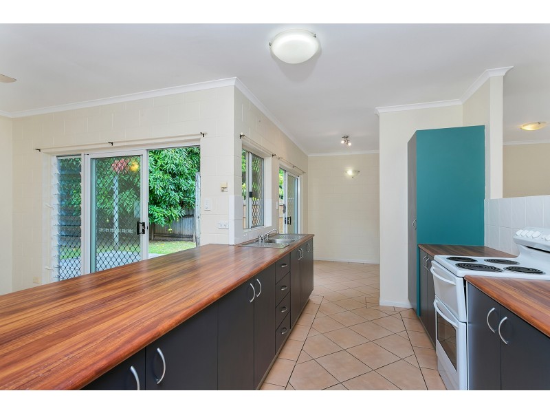 32 Dodd Court, Mooroobool QLD 4870