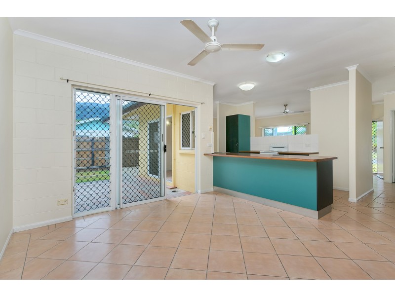32 Dodd Court, Mooroobool QLD 4870