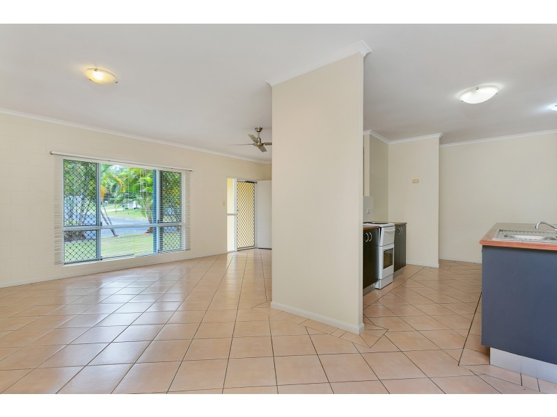 32 Dodd Court, Mooroobool QLD 4870