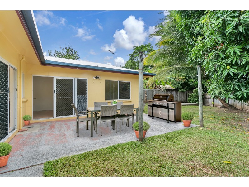 32 Dodd Court, Mooroobool QLD 4870