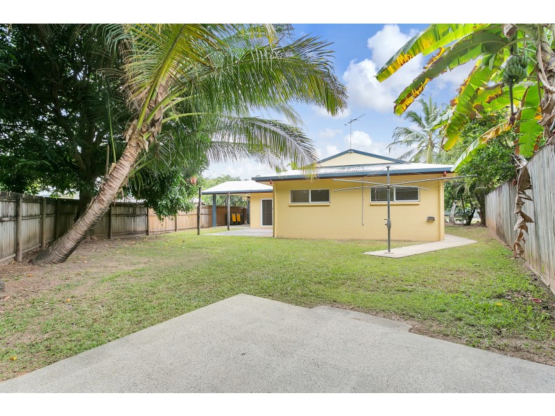 32 Dodd Court, Mooroobool QLD 4870