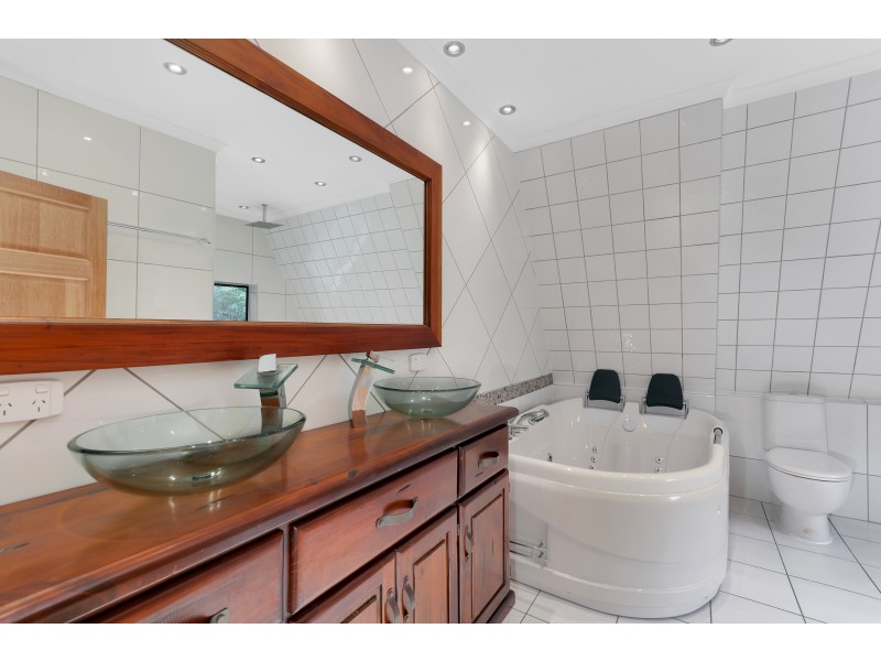 39 Kamerunga Road, Stratford QLD 4870