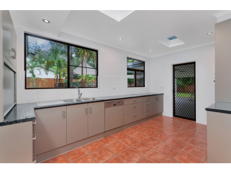 39 Kamerunga Road, Stratford QLD 4870