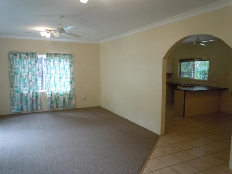 32 McFarlane Drive, Kanimbla QLD 4870