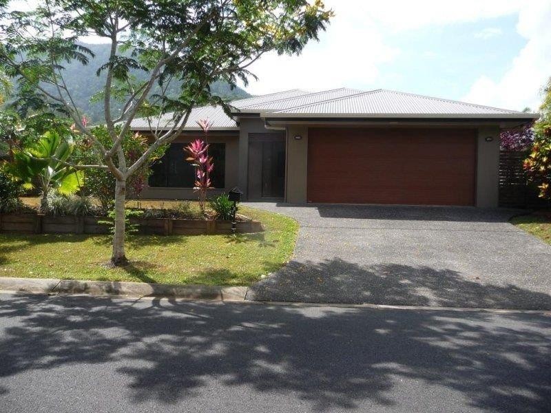 9 Huntley Crescent, Redlynch QLD 4870