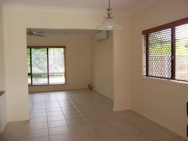 9 Huntley Crescent, Redlynch QLD 4870