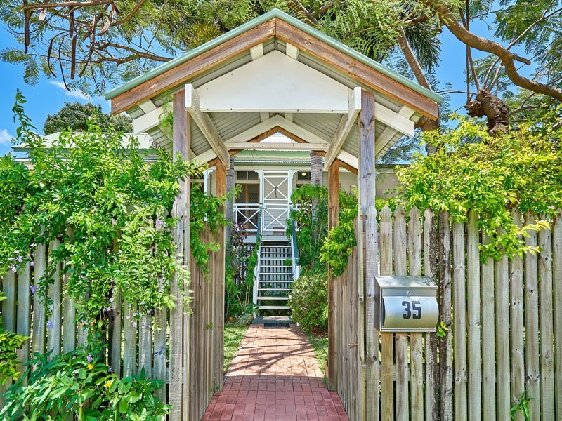 35 Upward Street, Parramatta Park QLD 4870