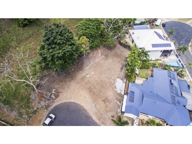 7 Caleb Court, Mooroobool QLD 4870