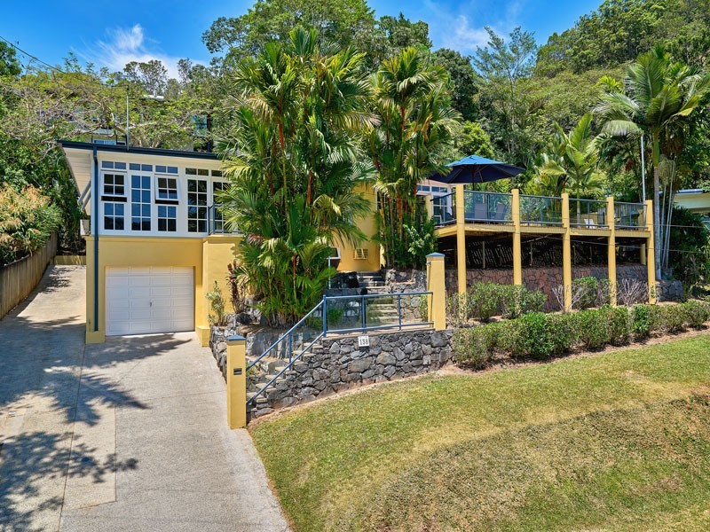 138 Hillview Crescent, Whitfield QLD 4870