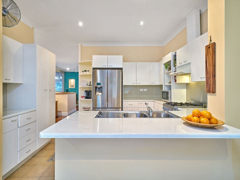 138 Hillview Crescent, Whitfield QLD 4870