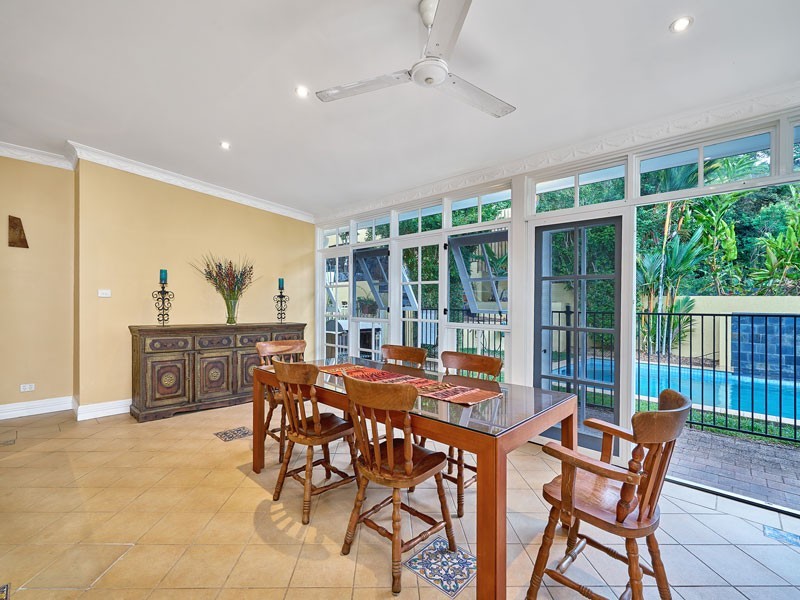 138 Hillview Crescent, Whitfield QLD 4870