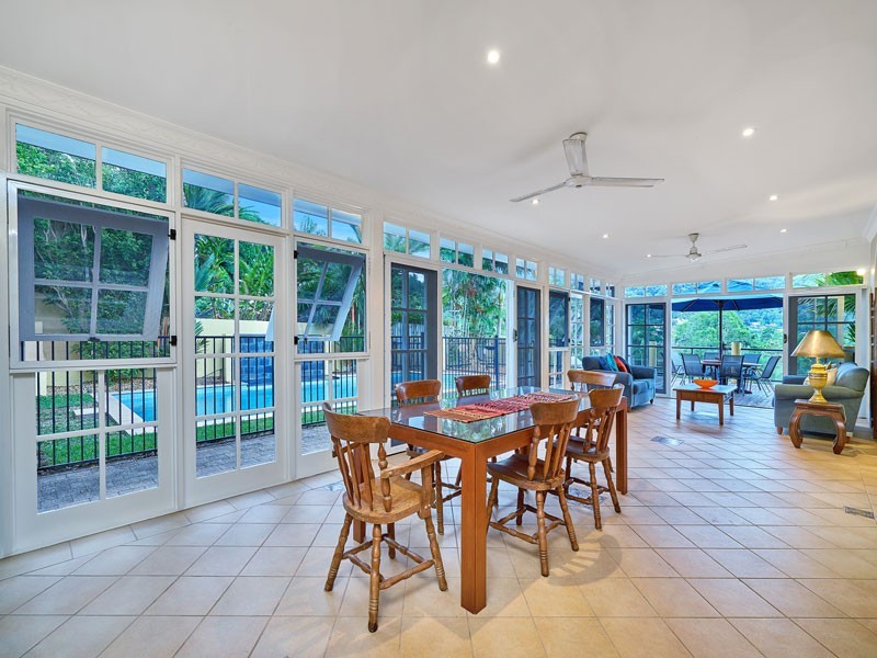 138 Hillview Crescent, Whitfield QLD 4870