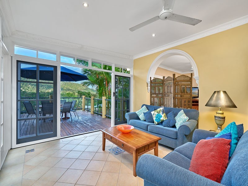 138 Hillview Crescent, Whitfield QLD 4870