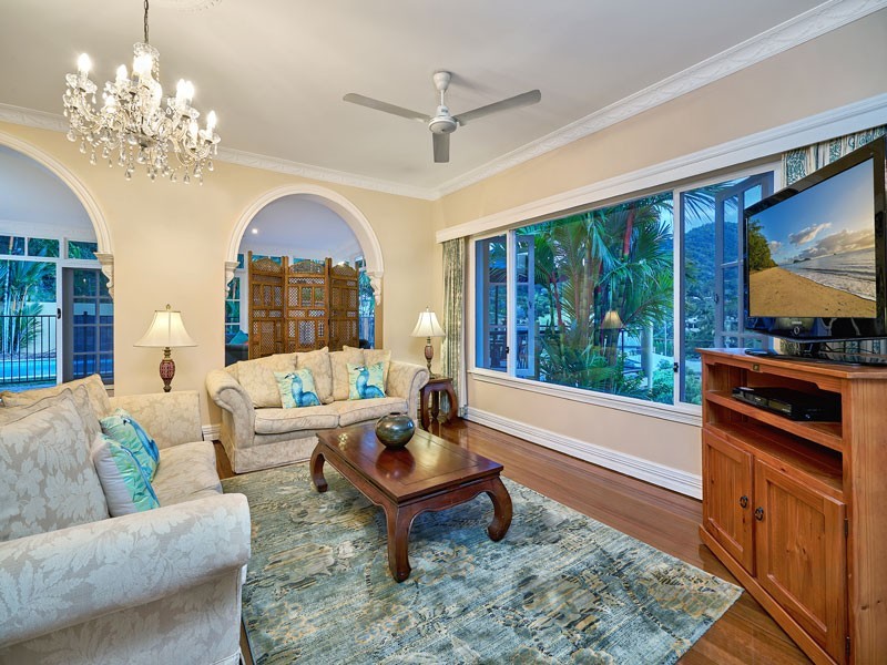 138 Hillview Crescent, Whitfield QLD 4870