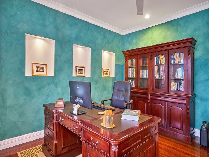 138 Hillview Crescent, Whitfield QLD 4870