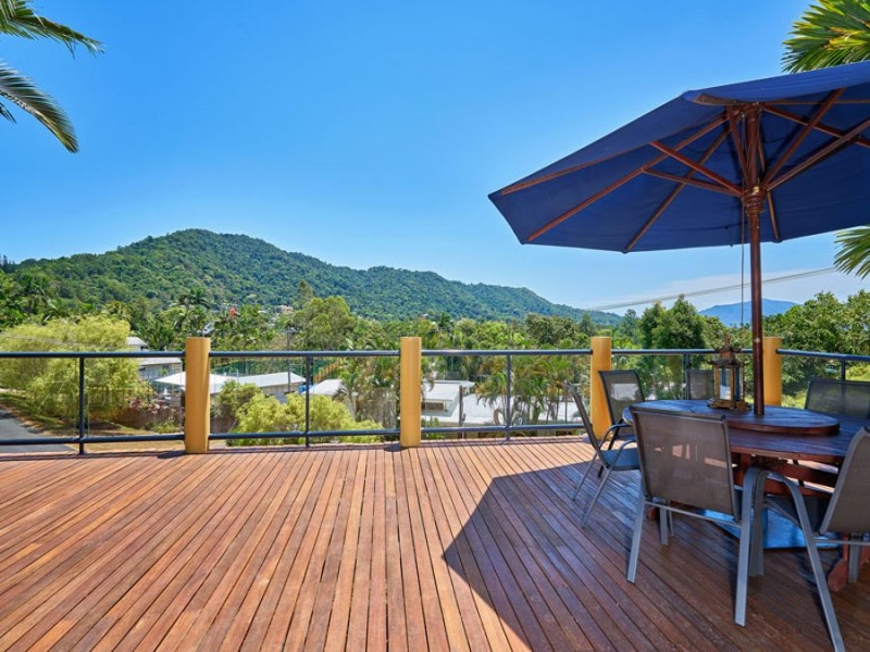 138 Hillview Crescent, Whitfield QLD 4870