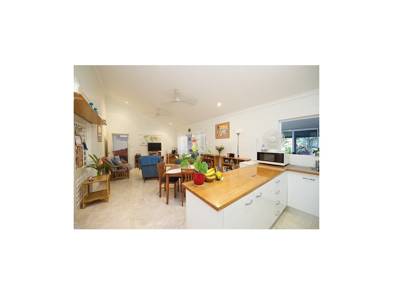 4/3-4 Holden Close, Whitfield QLD 4870