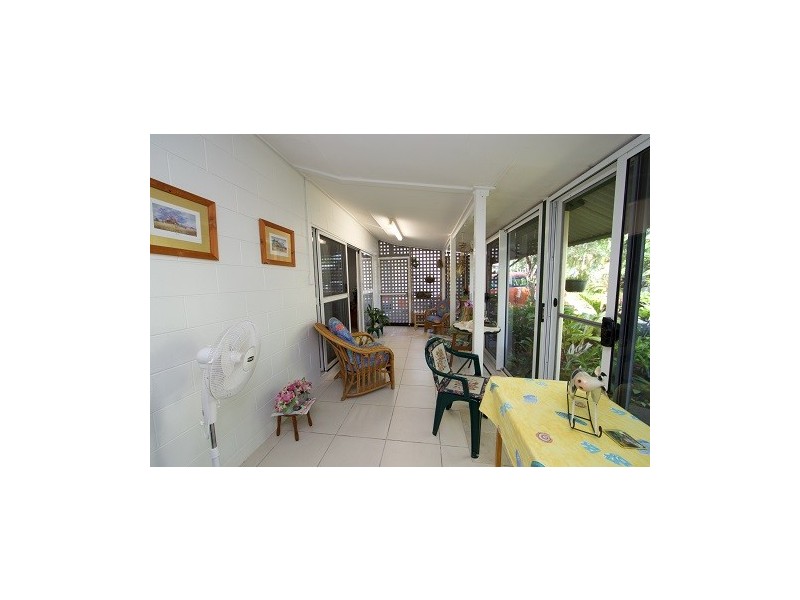 4/3-4 Holden Close, Whitfield QLD 4870