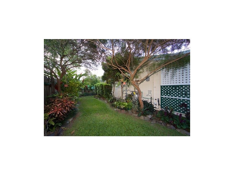 4/3-4 Holden Close, Whitfield QLD 4870