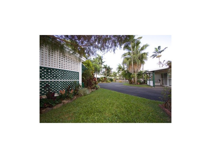 4/3-4 Holden Close, Whitfield QLD 4870