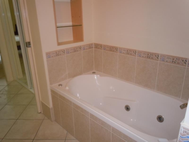 15/304 Lake Street, Cairns North QLD 4870