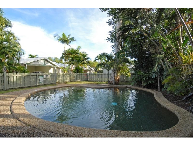 6/74 Swallow Street, Mooroobool QLD 4870