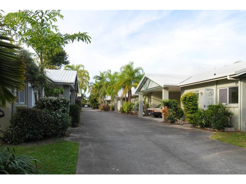 6/74 Swallow Street, Mooroobool QLD 4870